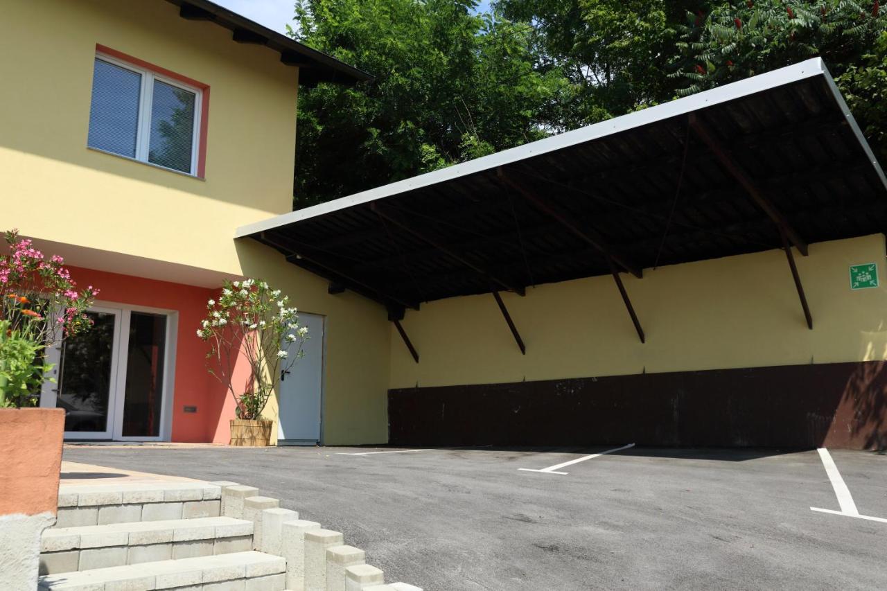 Sobe Grabar Bed and Breakfast Πτούι Εξωτερικό φωτογραφία