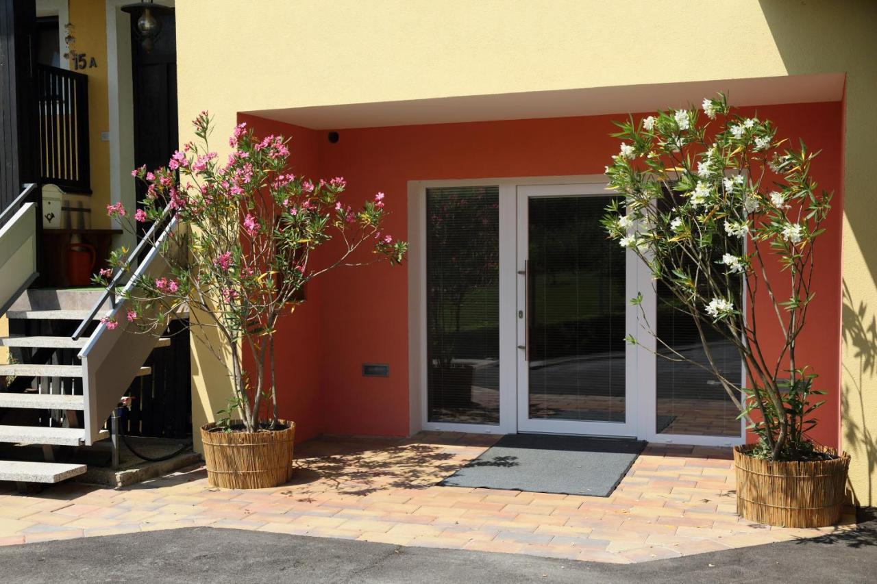 Sobe Grabar Bed and Breakfast Πτούι Εξωτερικό φωτογραφία