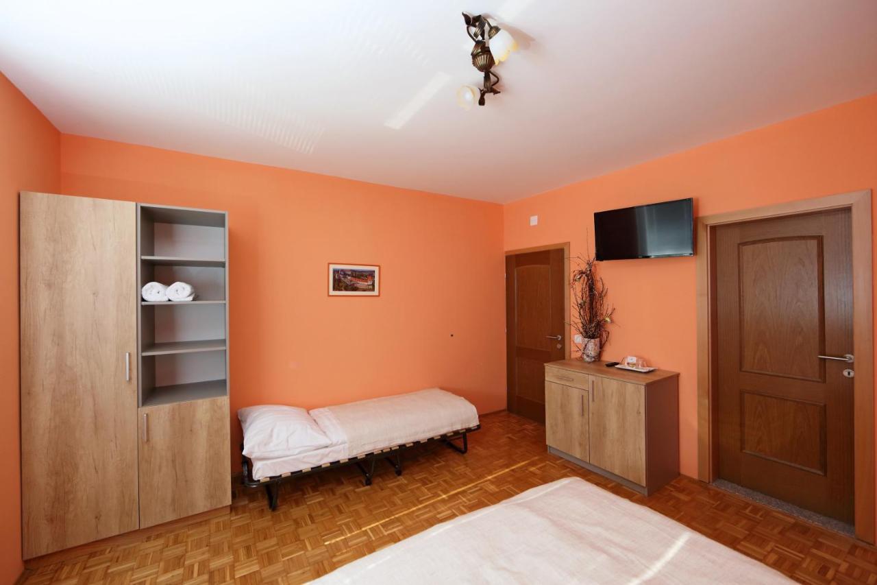 Sobe Grabar Bed and Breakfast Πτούι Εξωτερικό φωτογραφία